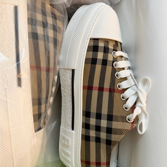 Burberry Tan Plaid Low-Top Sneakers - Picture 2 of 5